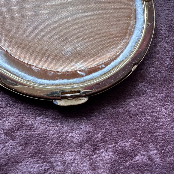 Vintage Mirrored Powder Compact - Picture 7 of 8